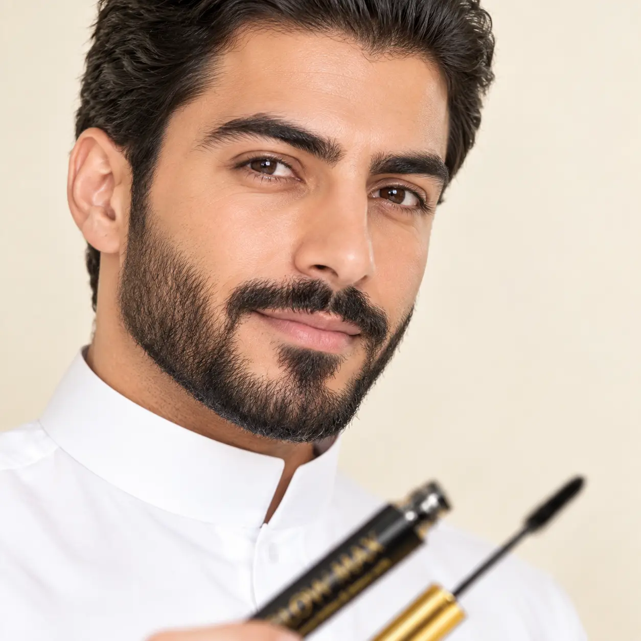 ماسكرا الاثمد للشعر الخفيف الظاهر